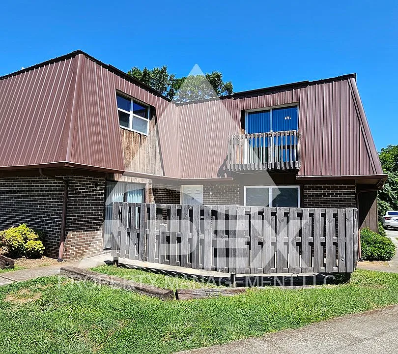 504 Cedartop Lane