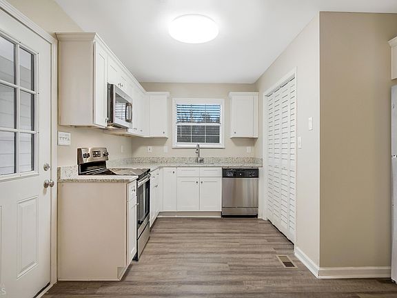 4th image of 190 Highland Dr