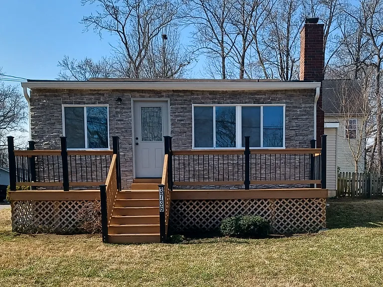 3736 Beach Drive Blvd — Photo 3