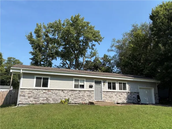 812 W Brown St, Liberty, MO 64068