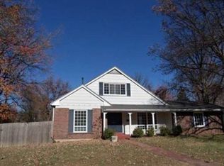 3725 Helmkampf Dr, Florissant, MO 63033