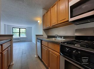 199 Prospect Park SW #3J, Brooklyn, NY 11218