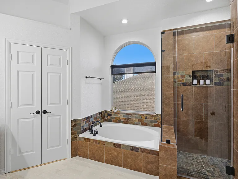 5717 Christy Ln — Photo 21