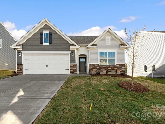 3rd image of 41 Woodvale Dr