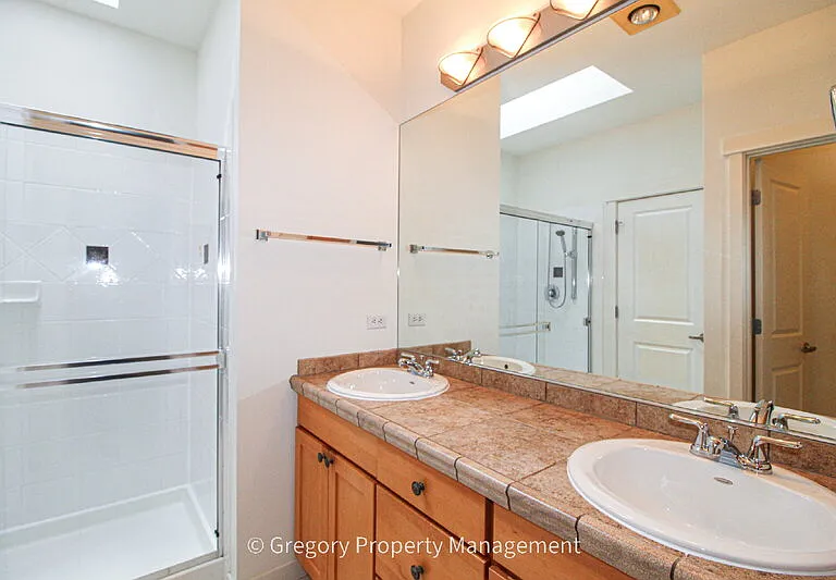 13824 N Creek Dr #802 — Photo 28