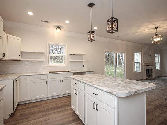 3rd image of 1156 Orchard Dr