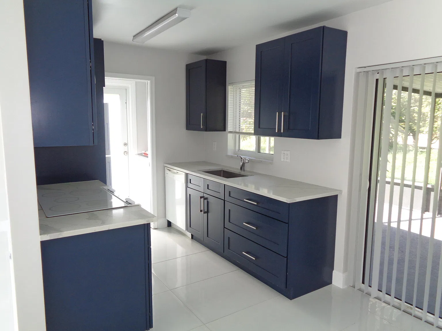 2 bed, 1.0 bath, 868 sqft, $3,200 — Photo 2