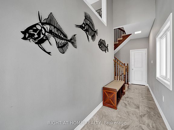 4th image of 40 Ridge Gate Cres