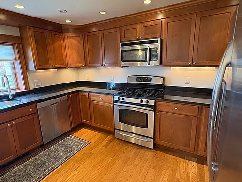 200 Washington St #1 Photo 1