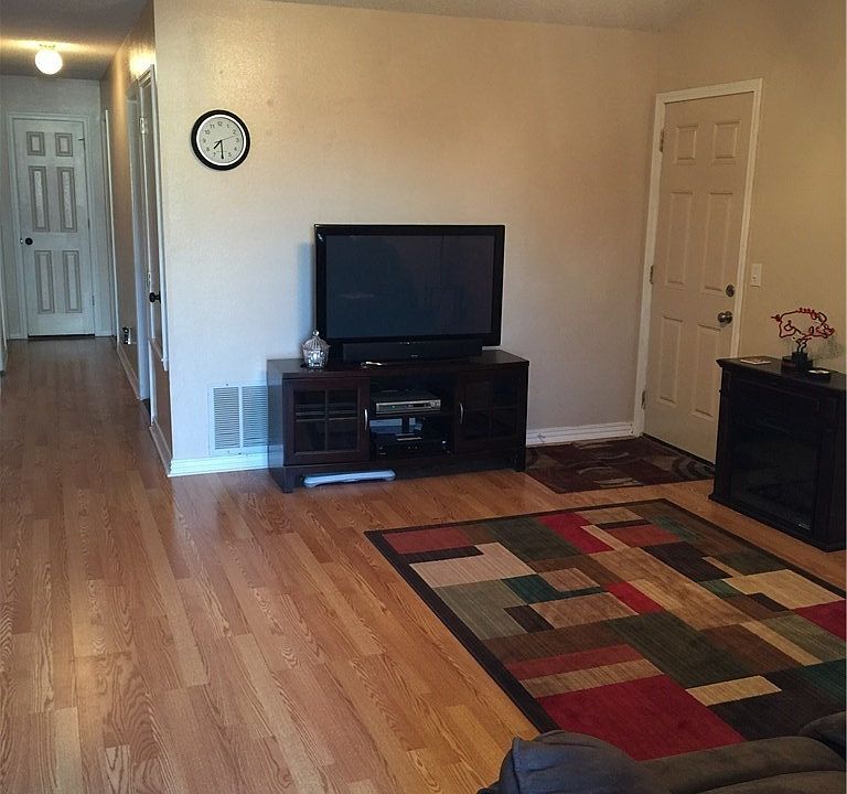 1st image of 1874 Rosewood Ln