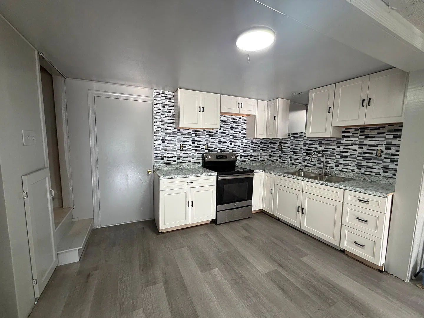 2 Bedrrom 1 Bath in Glen Rock, PA — Photo 2