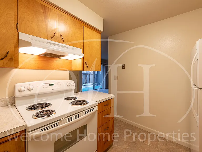 420 Catherine St — Photo 8