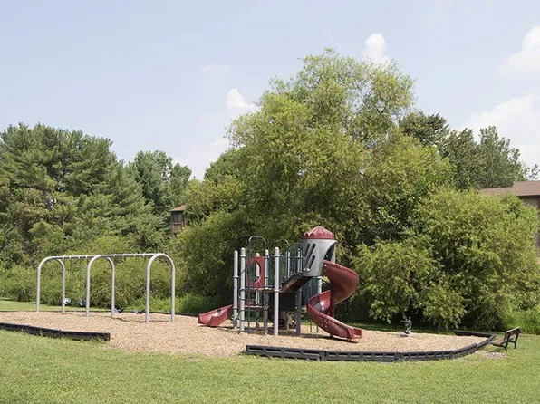 5 Corners Apartments