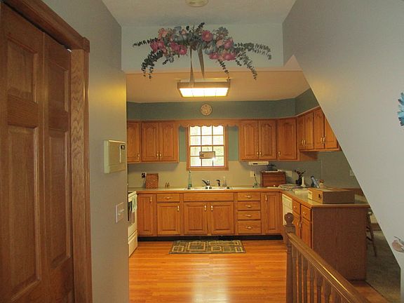 2nd image of 9128 Oak Creek Ln