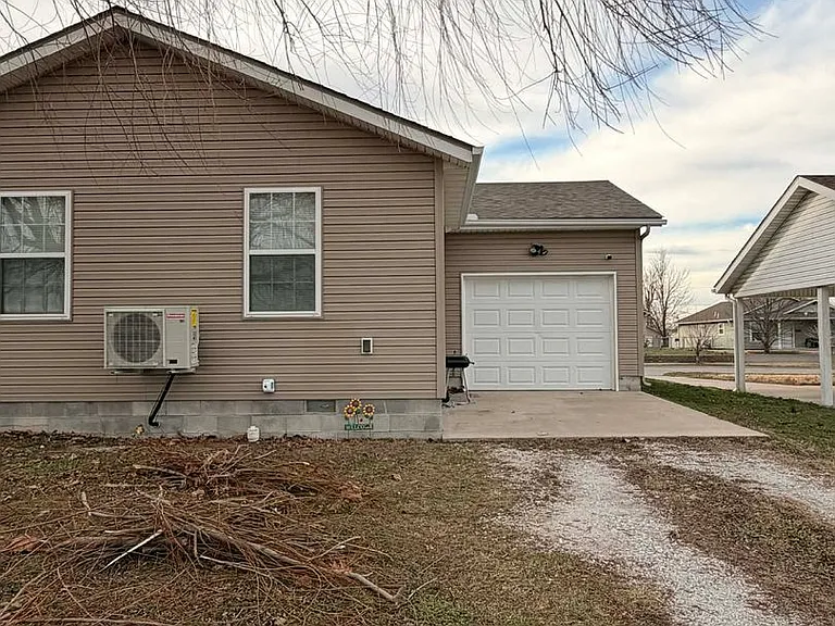 2121 Kentucky Ave — Photo 14