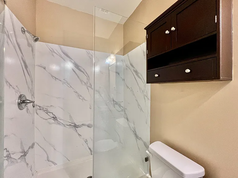 2810 Selwyn Ave #111 — Photo 24
