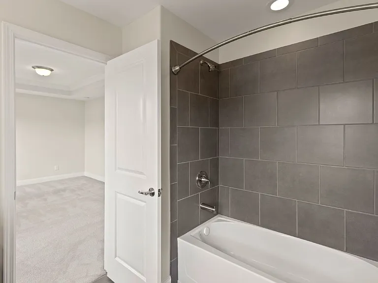 2160 Prestwick Ct NE — Photo 34