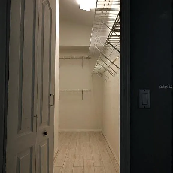 9405 Hidden Water Cir — Photo 14