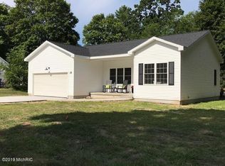 15 N Fair St, Newaygo, MI