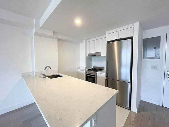 4th image of 2740 21st St #3A