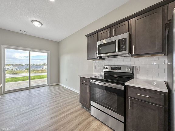 9651E92C-B145-4DA3-BEB8-C846F2E8B0A0