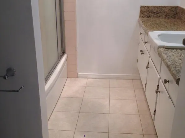 8421 Ventura Canyon Ave APT 4, Panorama City, CA 91402