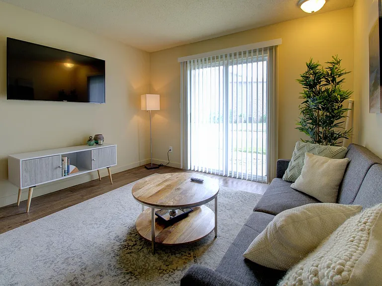Stadium Apartments — Photo 3
