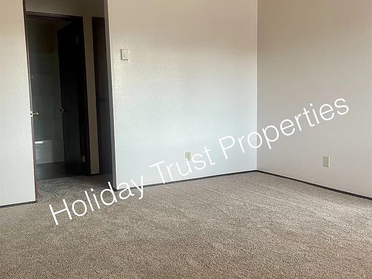 422 East Bay — Photo 9