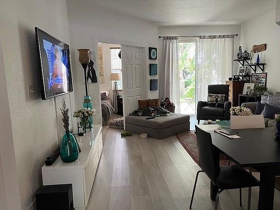 3rd image of 701 SW 148th Avenue #111