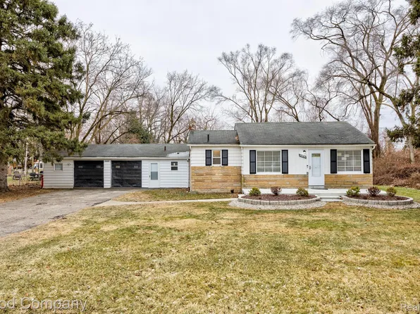 19495 Goldwin St, Southfield, MI 48075
