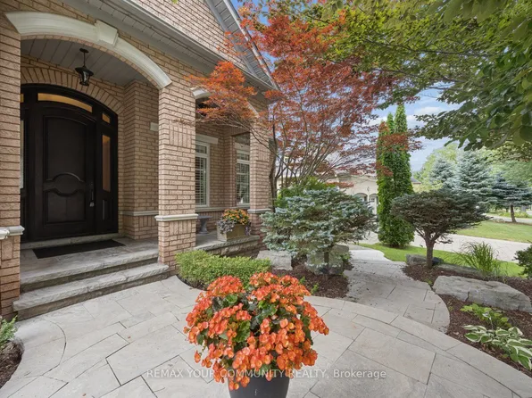 123 Laurentian Blvd, Vaughan, ON L6A 2V8