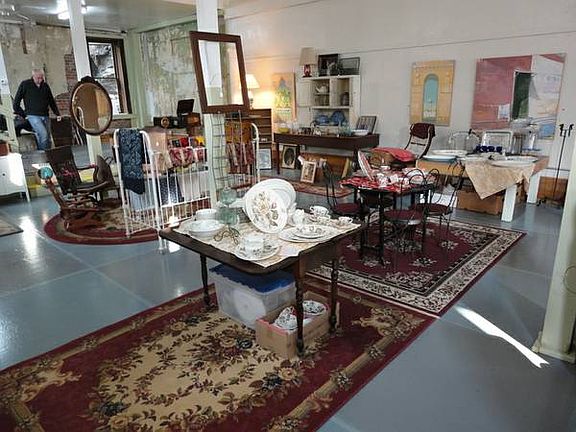 Art / Antique Gallery