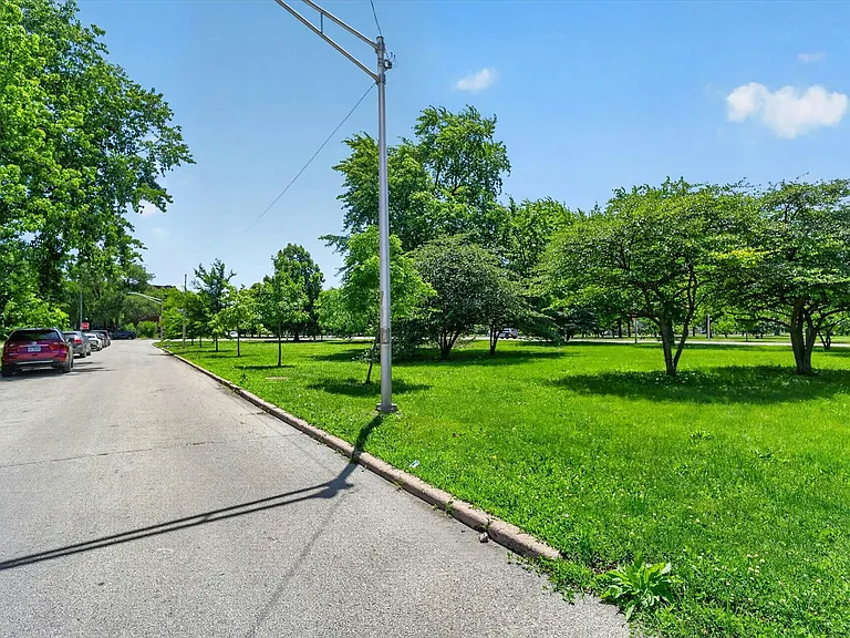 3622 W Franklin Blvd #1 — Photo 34