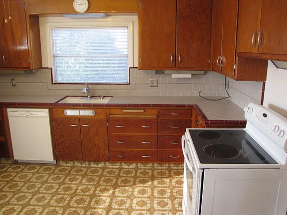 4th image of 1767 S Walker Ln