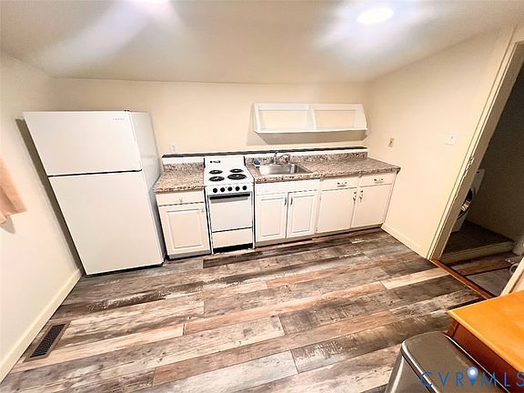 5th image of 716 Bollingbrook St