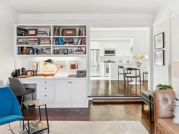 140 Cabrini Boulevard image 4 of 21