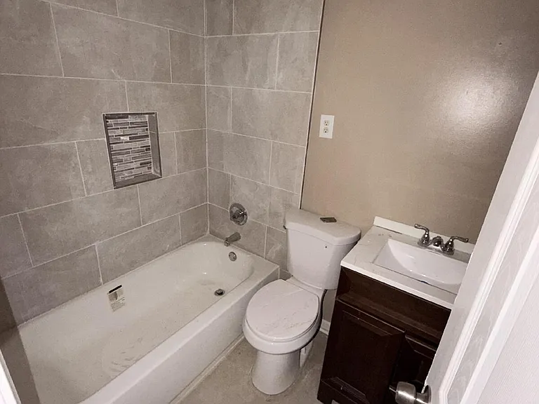 3692 Irma St — Photo 10