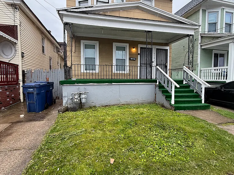 318 Gibson St #2 — Photo 1