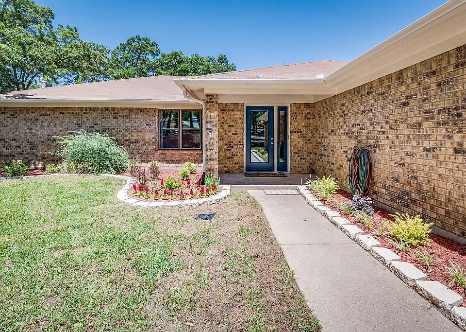 1st image of 124 Oak Trl