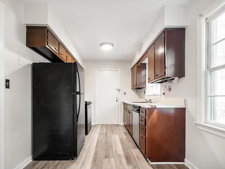 4056 Massie Ave — Photo 7