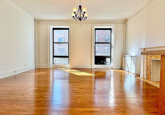 3rd image of 335 W 76th St APT 4a