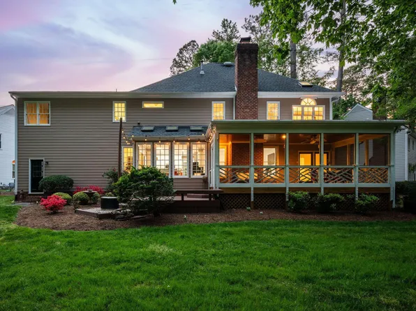 105 Fifemoor Ct, Cary, NC 27518