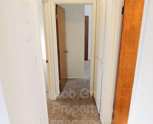 5th image of 2134 Saint Clair Rd