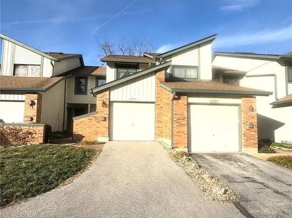 2041 Falling Brook Dr, Maryland Heights, MO 63043