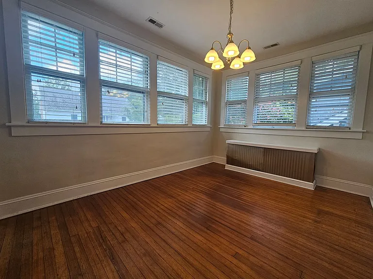 537 Washington Park — Photo 12
