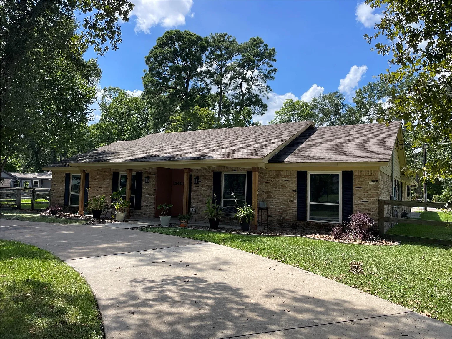 3 bed, 2.5 bath, 1958 sqft, $2,600 — Photo 1