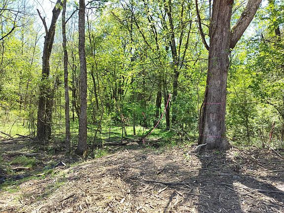 4th image of 2740 Kenwood Dr