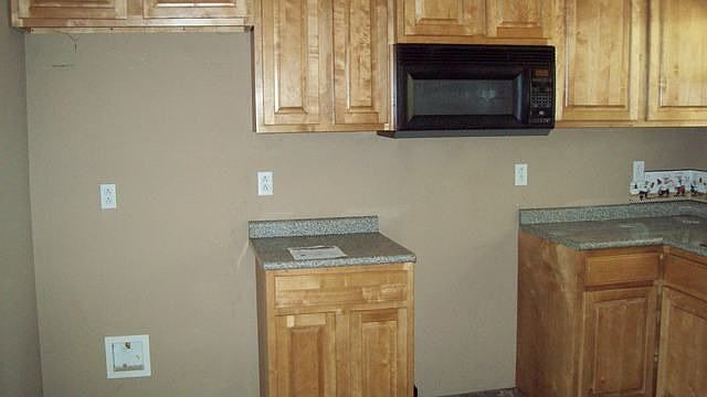 2nd image of 305 Hunington Cir