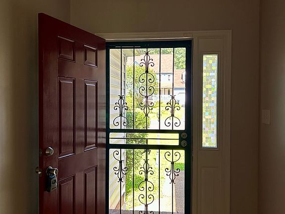 3rd image of 1520 Crawford Wood Dr