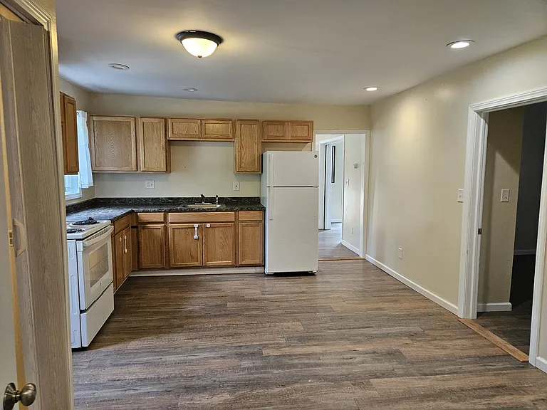 65 Smith St #1 — Photo 9